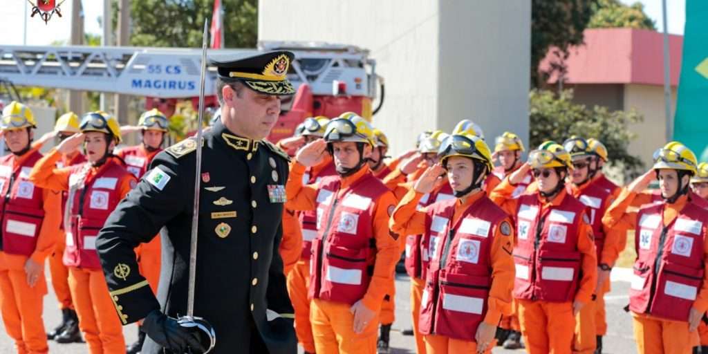 Bombeiros fazem cerimônia de formalização da passagem de comando da ...